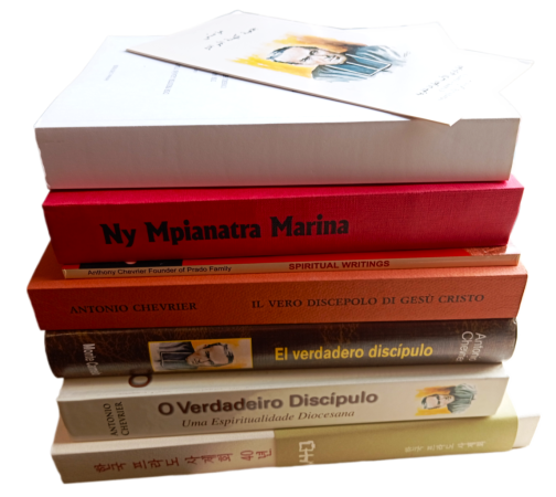 VD international-Pile livres-sans fond-web